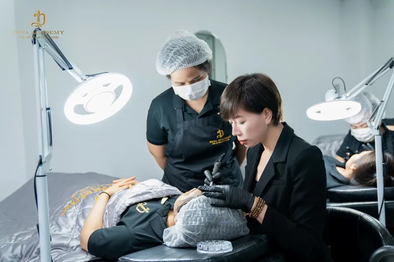 co-so-vat-chat-diva-academy-12